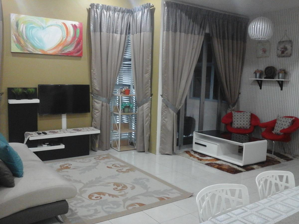 Miker Homestay Seri Iskandar Exteriér fotografie